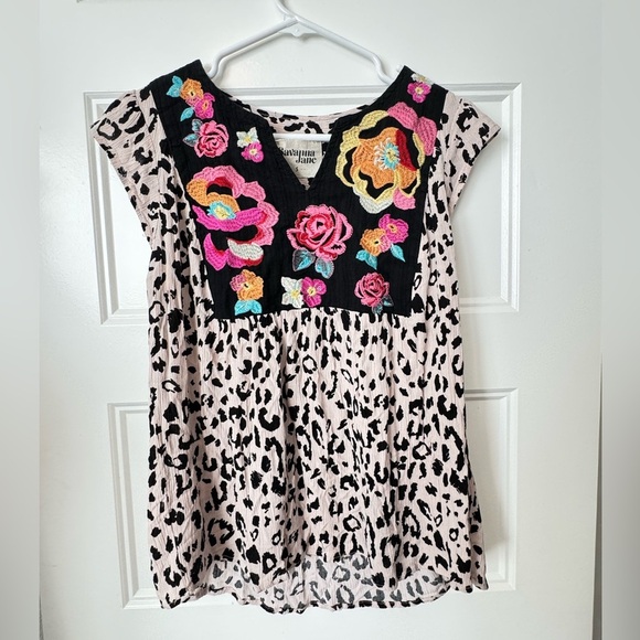 Savanna Jane Leopard and Floral Embrace Blouse Size Small - Picture 1 of 9